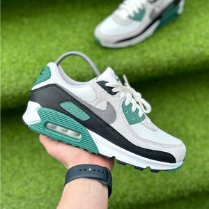 Men's Shoes Nike Air Max 90 Evergreen Aura Brand New Authentic Sneakers 9.5 US